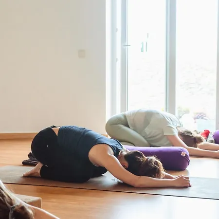 B&B Surf Yoga 에리세이라