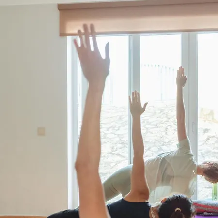 Surf Yoga إيريسييرا