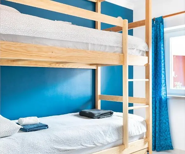 Surf Yoga Bed & Breakfast *